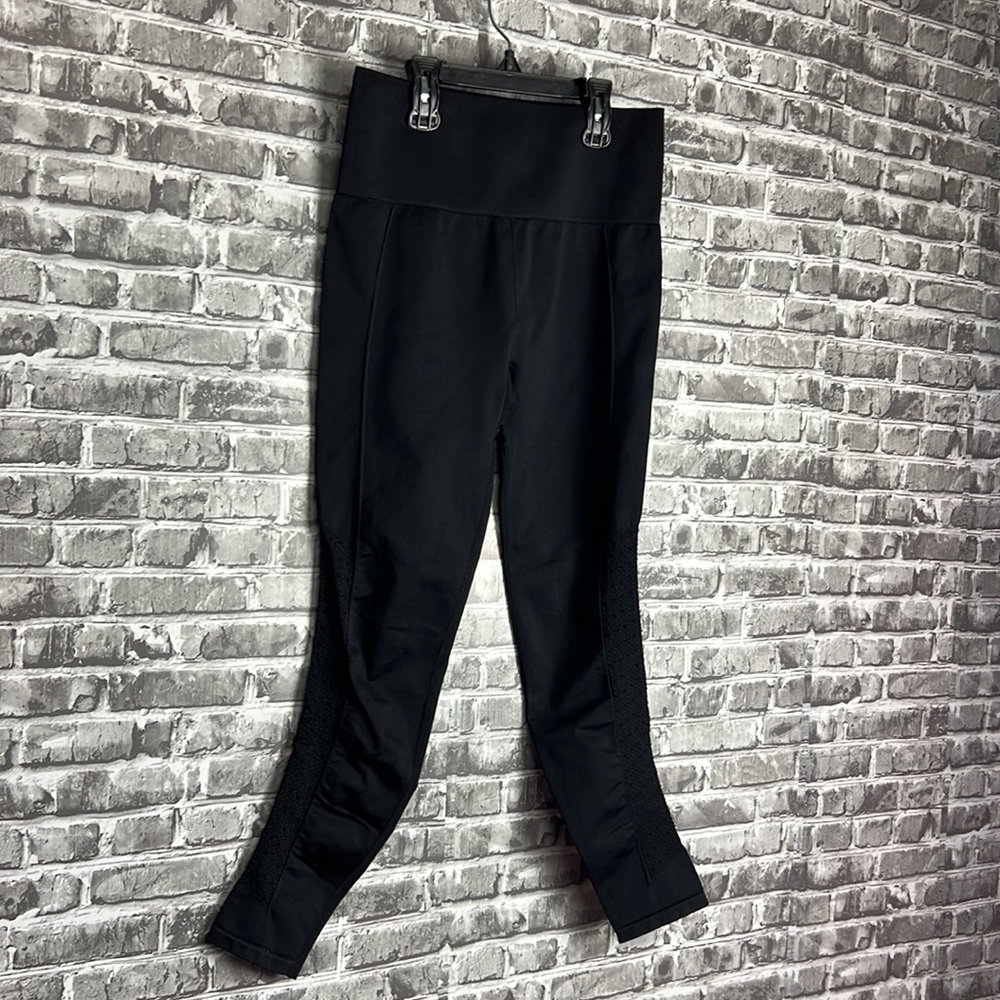 Fabletics - Picture 2 of 7